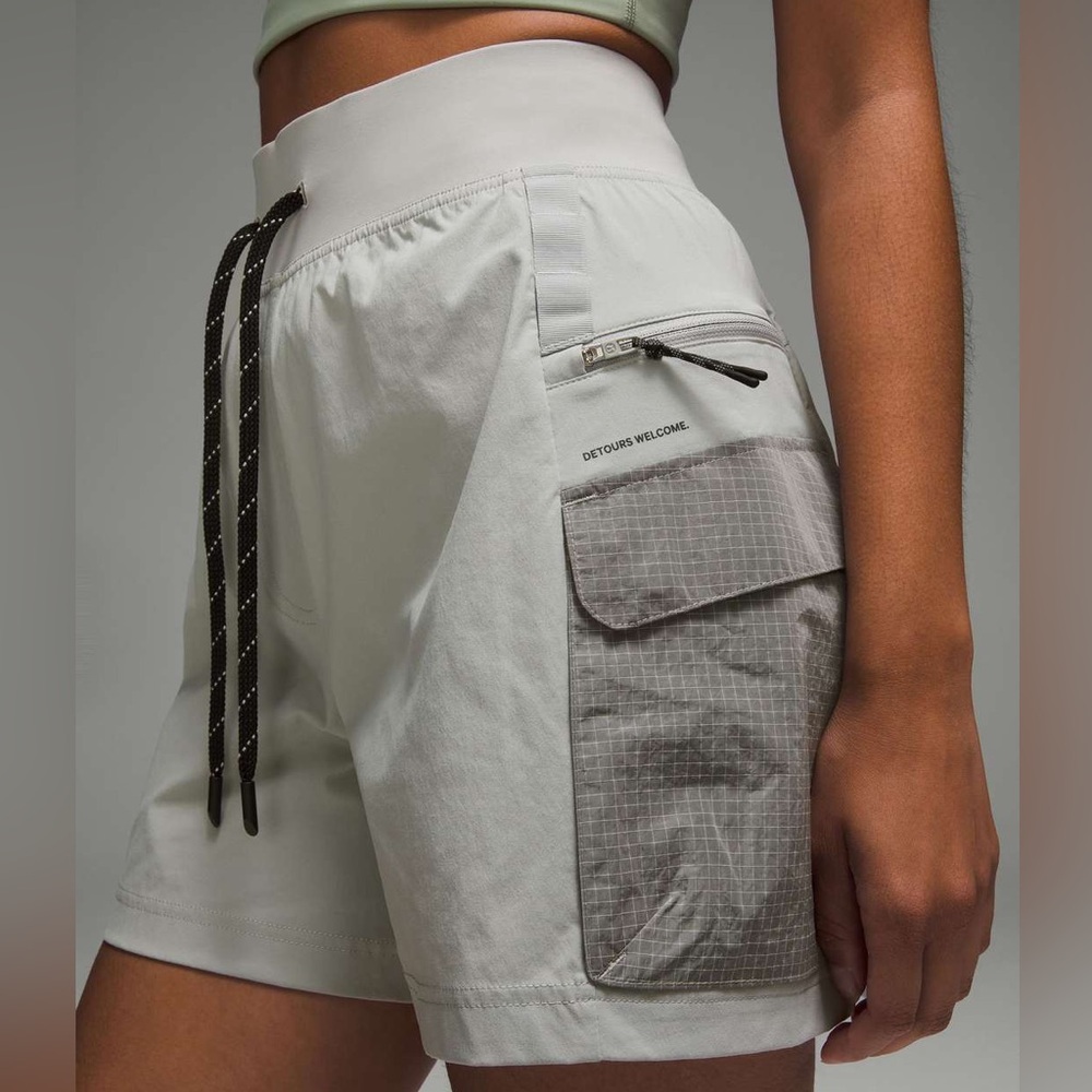 Lululemon Multi-Pocket Cargo High-Rise Hiking Short 5" size 4